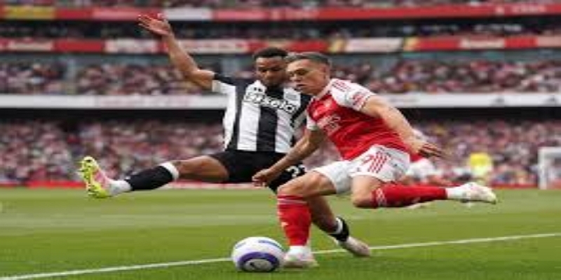 赛前背景与欧冠争夺的紧张态势-ag尊龙